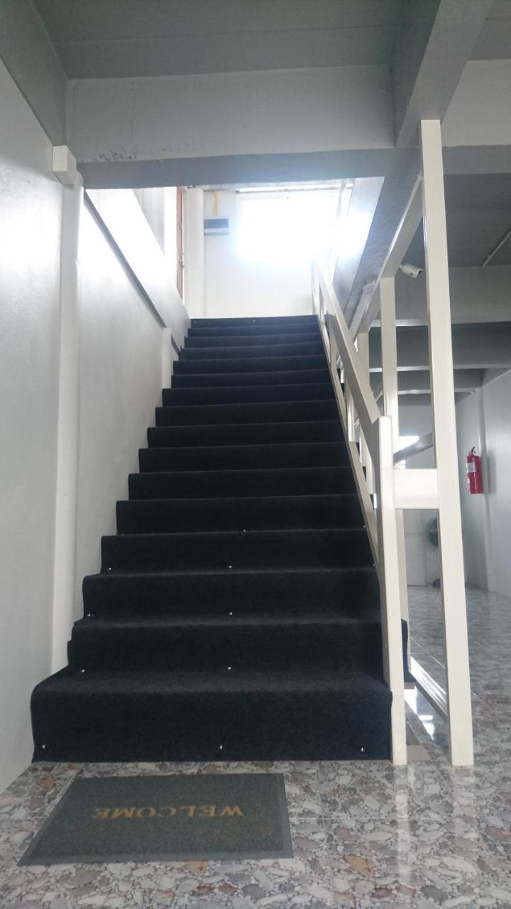 Easy Rooms And Minimart Ко-Ланта Экстерьер фото